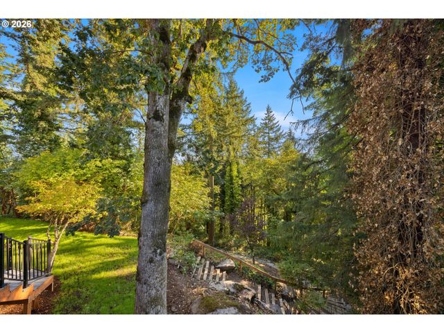18520 DELENKA Ln, Lake Oswego, OR 97034