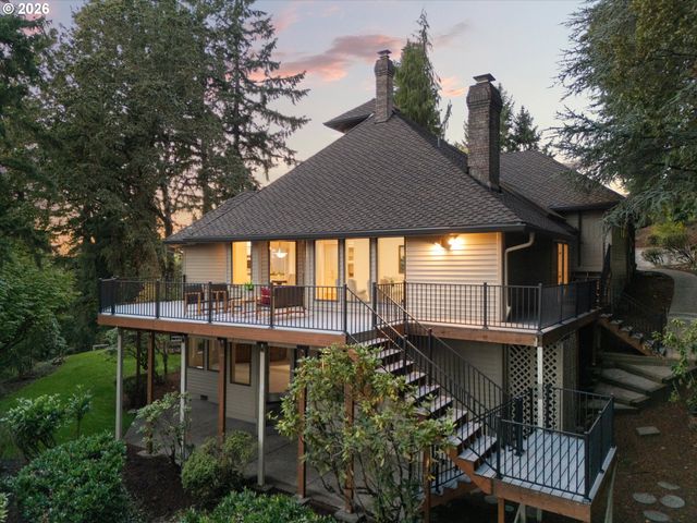 18520 DELENKA Ln, Lake Oswego, OR 97034