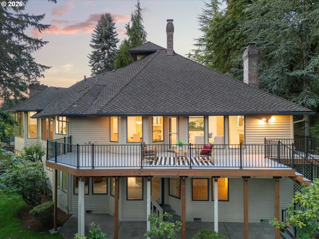 18520 DELENKA Ln, Lake Oswego, OR 97034