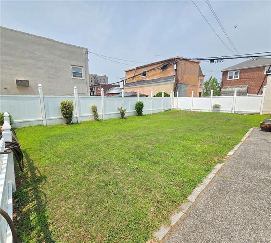 2241 Haviland Avenue, Bronx, NY 10462