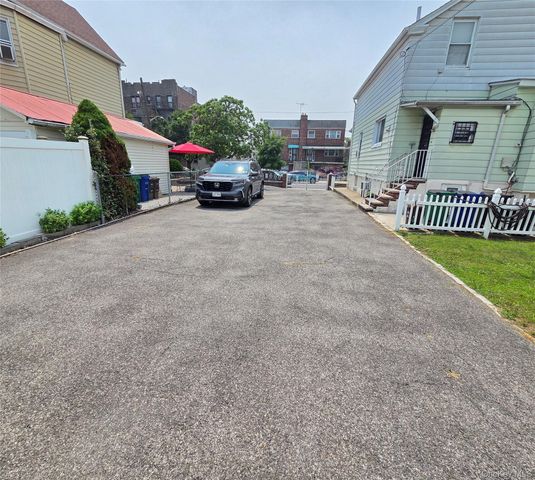 2241 Haviland Avenue, Bronx, NY 10462