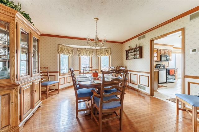 115 Queensland Drive, Gates, NY 14559