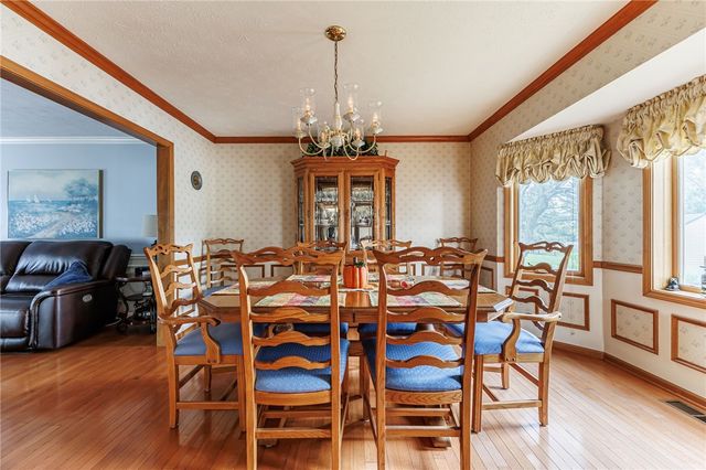 115 Queensland Drive, Gates, NY 14559