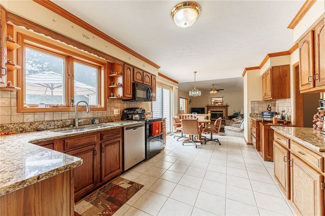 115 Queensland Drive, Gates, NY 14559