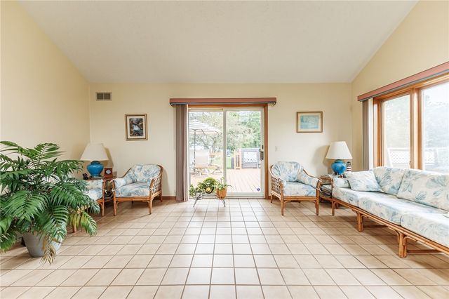 115 Queensland Drive, Gates, NY 14559