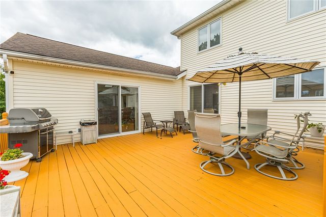 115 Queensland Drive, Gates, NY 14559