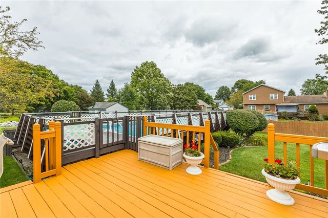 115 Queensland Drive, Gates, NY 14559