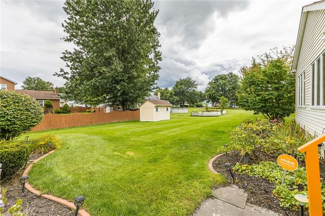 115 Queensland Drive, Gates, NY 14559