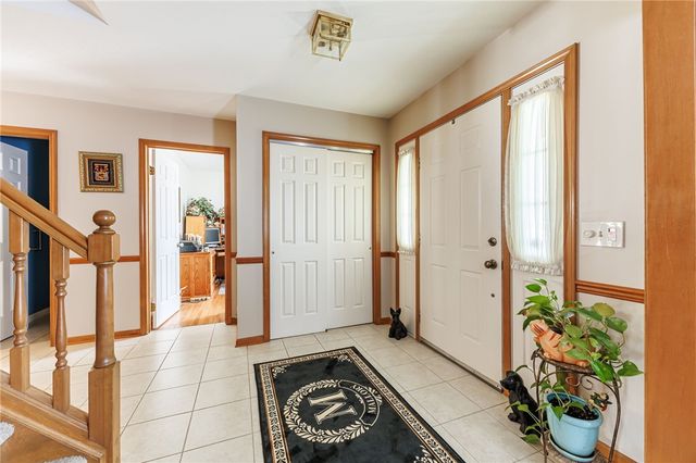 115 Queensland Drive, Gates, NY 14559