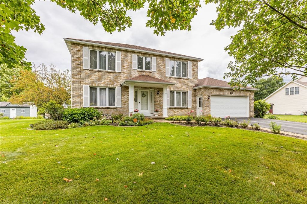 115 Queensland Drive, Gates, NY 14559