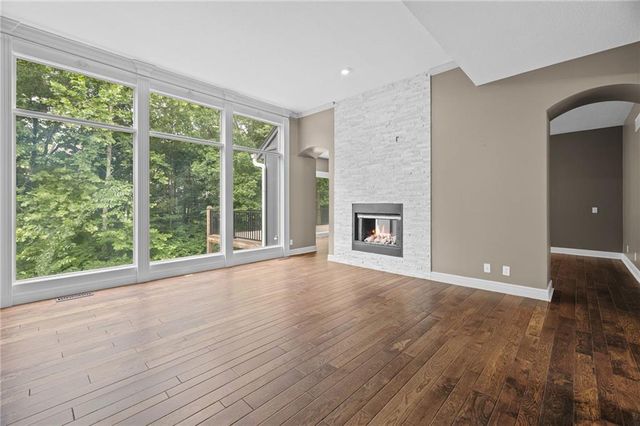 5812 MANOR Lane, Parkville, MO 64152