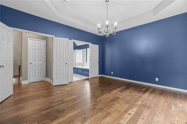 5812 MANOR Lane, Parkville, MO 64152
