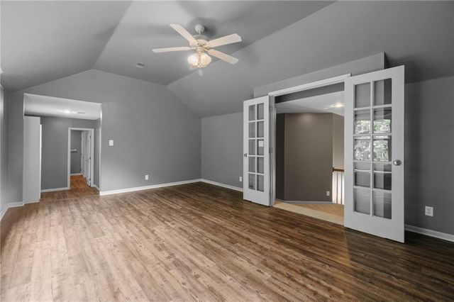 5812 MANOR Lane, Parkville, MO 64152
