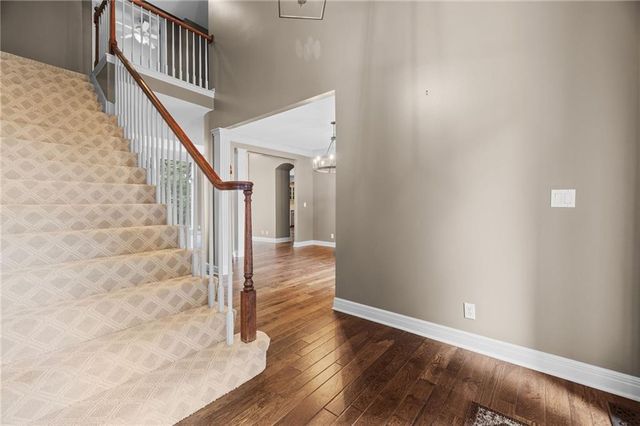 5812 MANOR Lane, Parkville, MO 64152