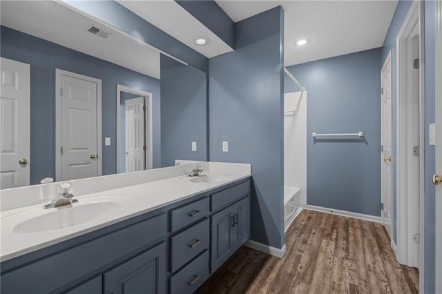 5812 MANOR Lane, Parkville, MO 64152