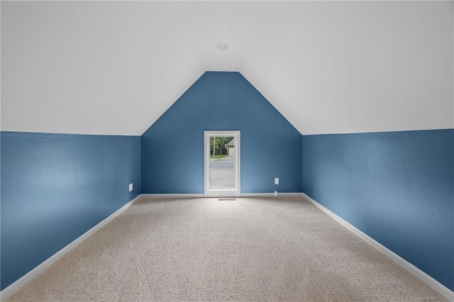 5812 MANOR Lane, Parkville, MO 64152