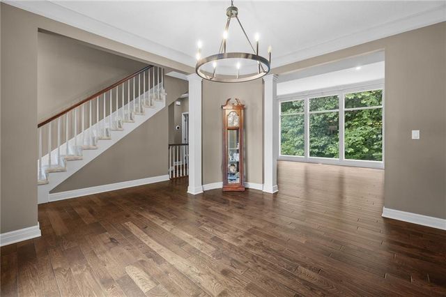 5812 MANOR Lane, Parkville, MO 64152