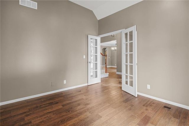 5812 MANOR Lane, Parkville, MO 64152