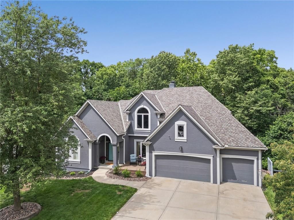 5812 MANOR Lane, Parkville, MO 64152
