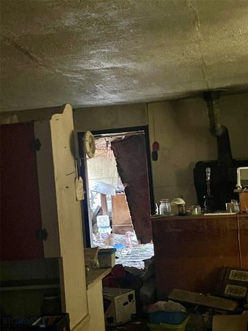 211 Illinois, Chinook, MT 59523