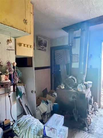 211 Illinois, Chinook, MT 59523