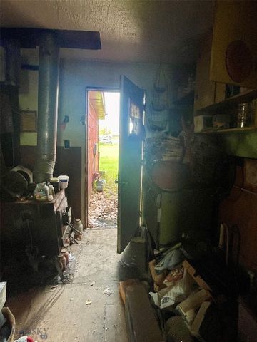 211 Illinois, Chinook, MT 59523