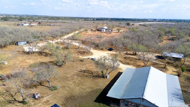 365 OLD PLEASANTON RD, San Antonio, TX 78264