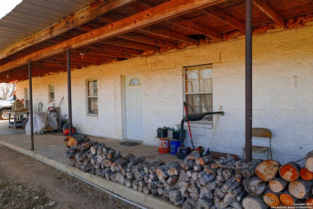 365 OLD PLEASANTON RD, San Antonio, TX 78264