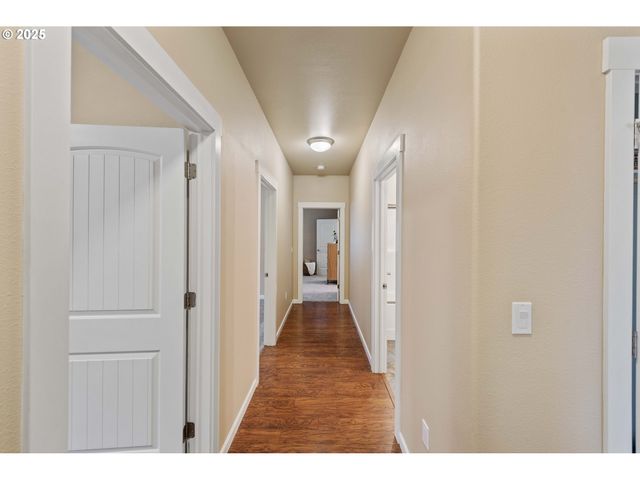 1065 CROCKER St, Coos Bay, OR 97420