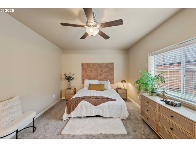 1065 CROCKER St, Coos Bay, OR 97420