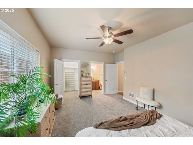 1065 CROCKER St, Coos Bay, OR 97420