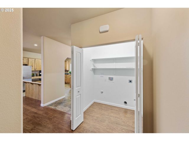 1065 CROCKER St, Coos Bay, OR 97420