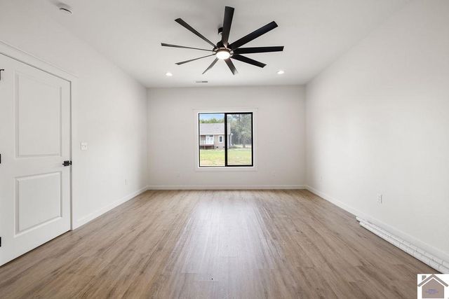 201 Ayly Estates Drive, Mayfield, KY 42066