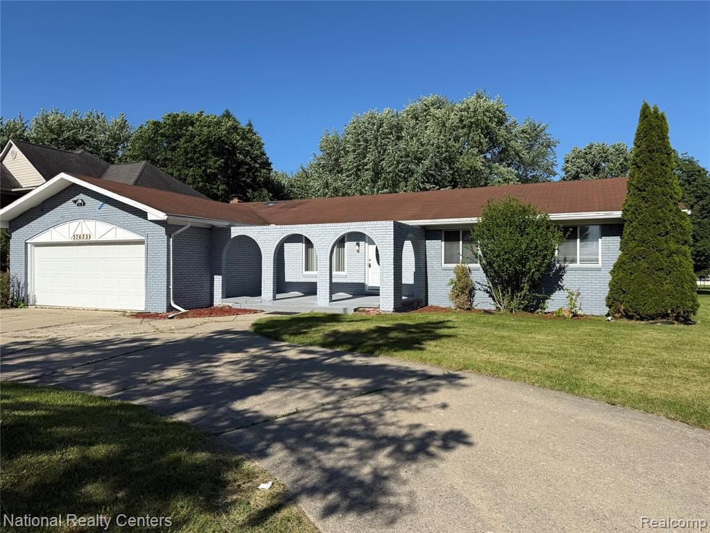37625 Ryan Road, Sterling Heights, MI 48310