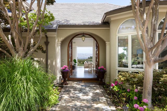 26990 Taaffe Road, Los Altos Hills, CA 94022