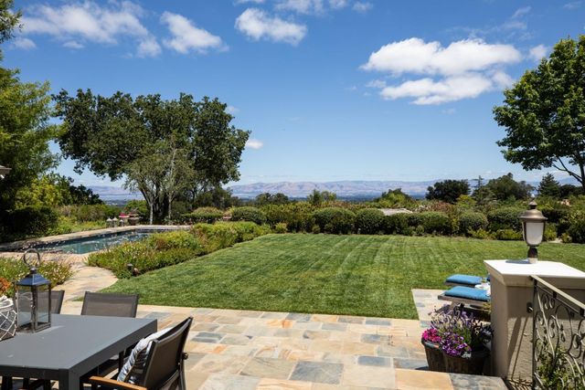 26990 Taaffe Road, Los Altos Hills, CA 94022