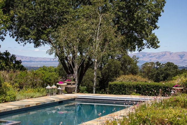 26990 Taaffe Road, Los Altos Hills, CA 94022