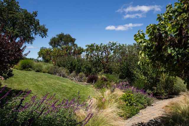 26990 Taaffe Road, Los Altos Hills, CA 94022