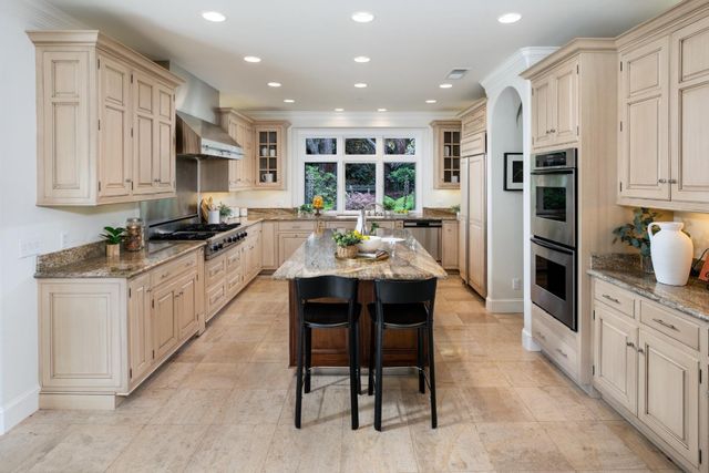 26990 Taaffe Road, Los Altos Hills, CA 94022