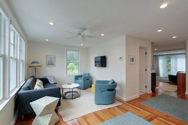 23 Warren Avenue 1, Middletown, RI 02842