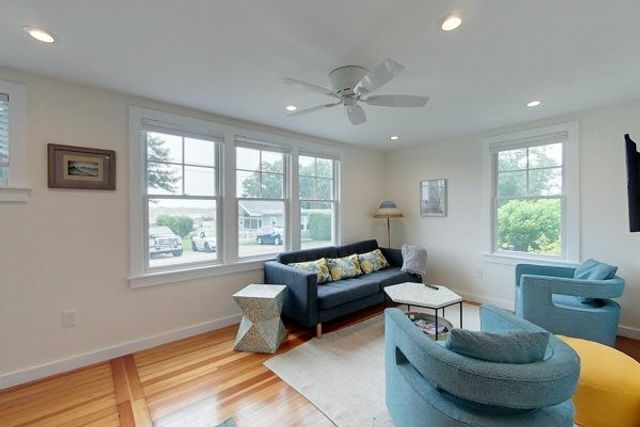 23 Warren Avenue 1, Middletown, RI 02842