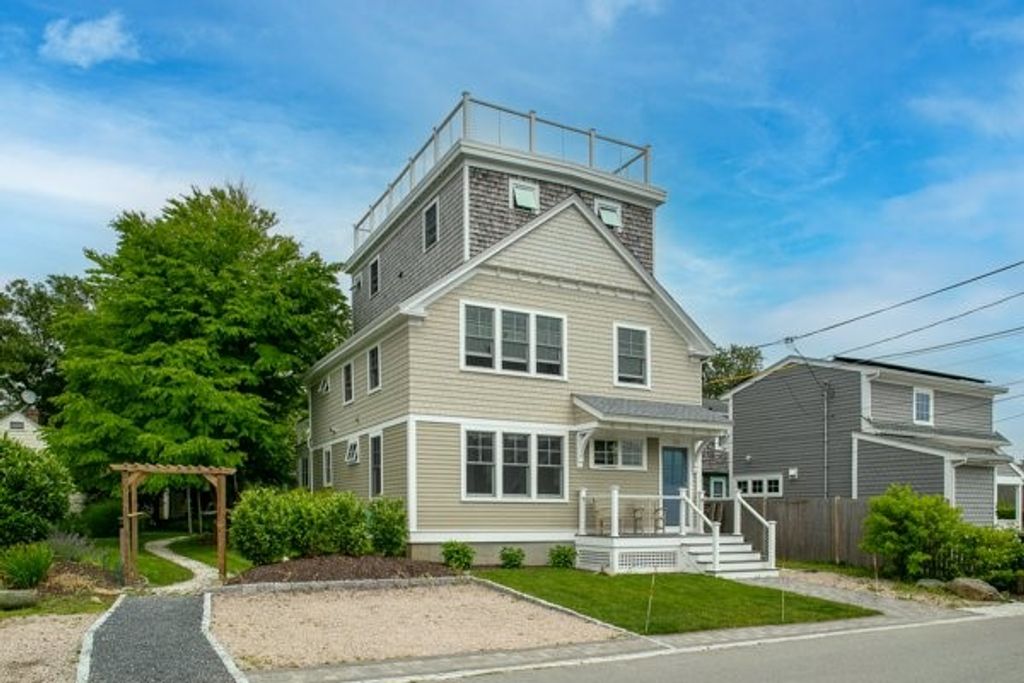 23 Warren Avenue 1, Middletown, RI 02842