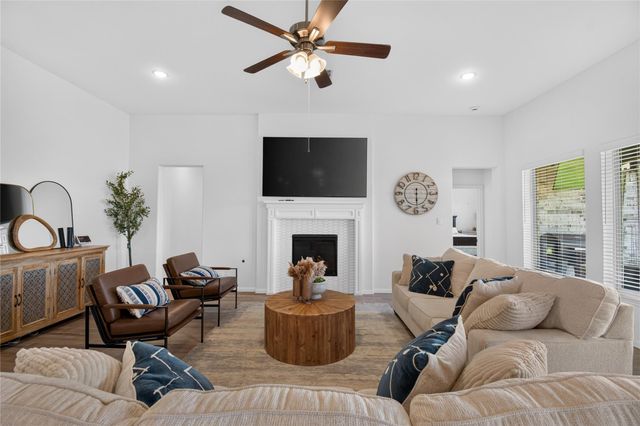 7703 Chacon Place, Mont Belvieu, TX 77523