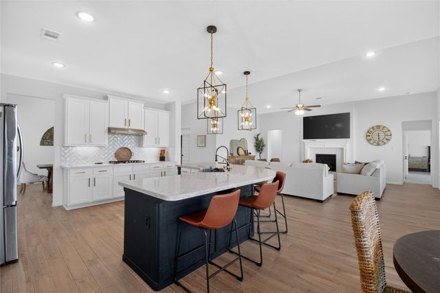 7703 Chacon Place, Mont Belvieu, TX 77523