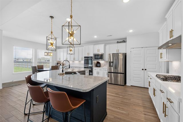 7703 Chacon Place, Mont Belvieu, TX 77523