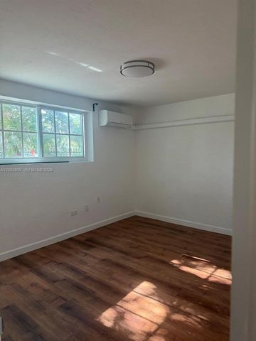 160 NE 55th St 2, Miami, FL 33137