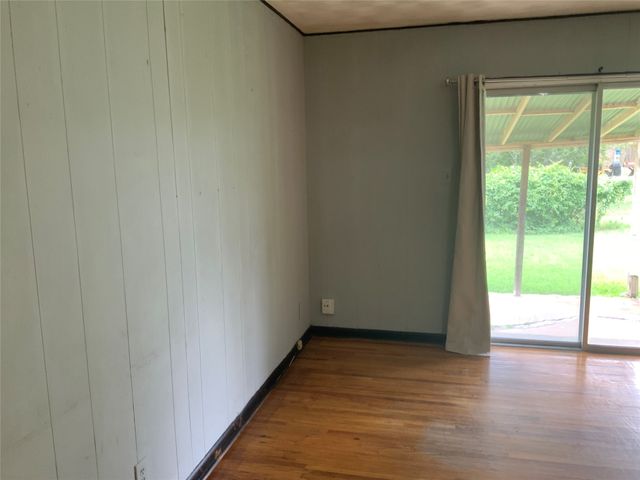 1421 N 9th Street, Midlothian, TX 76065