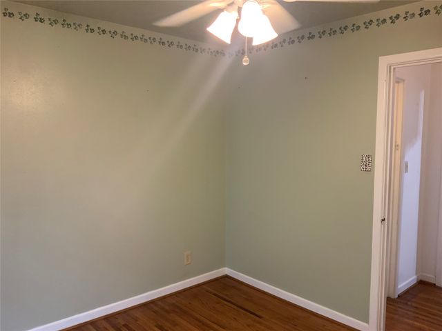 1421 N 9th Street, Midlothian, TX 76065