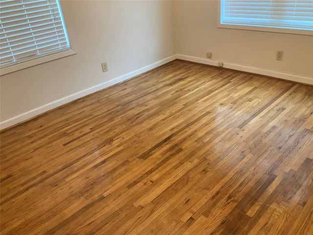 1421 N 9th Street, Midlothian, TX 76065