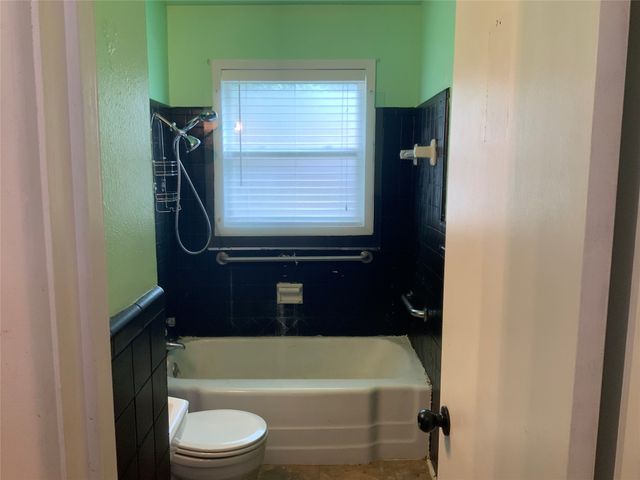 1421 N 9th Street, Midlothian, TX 76065